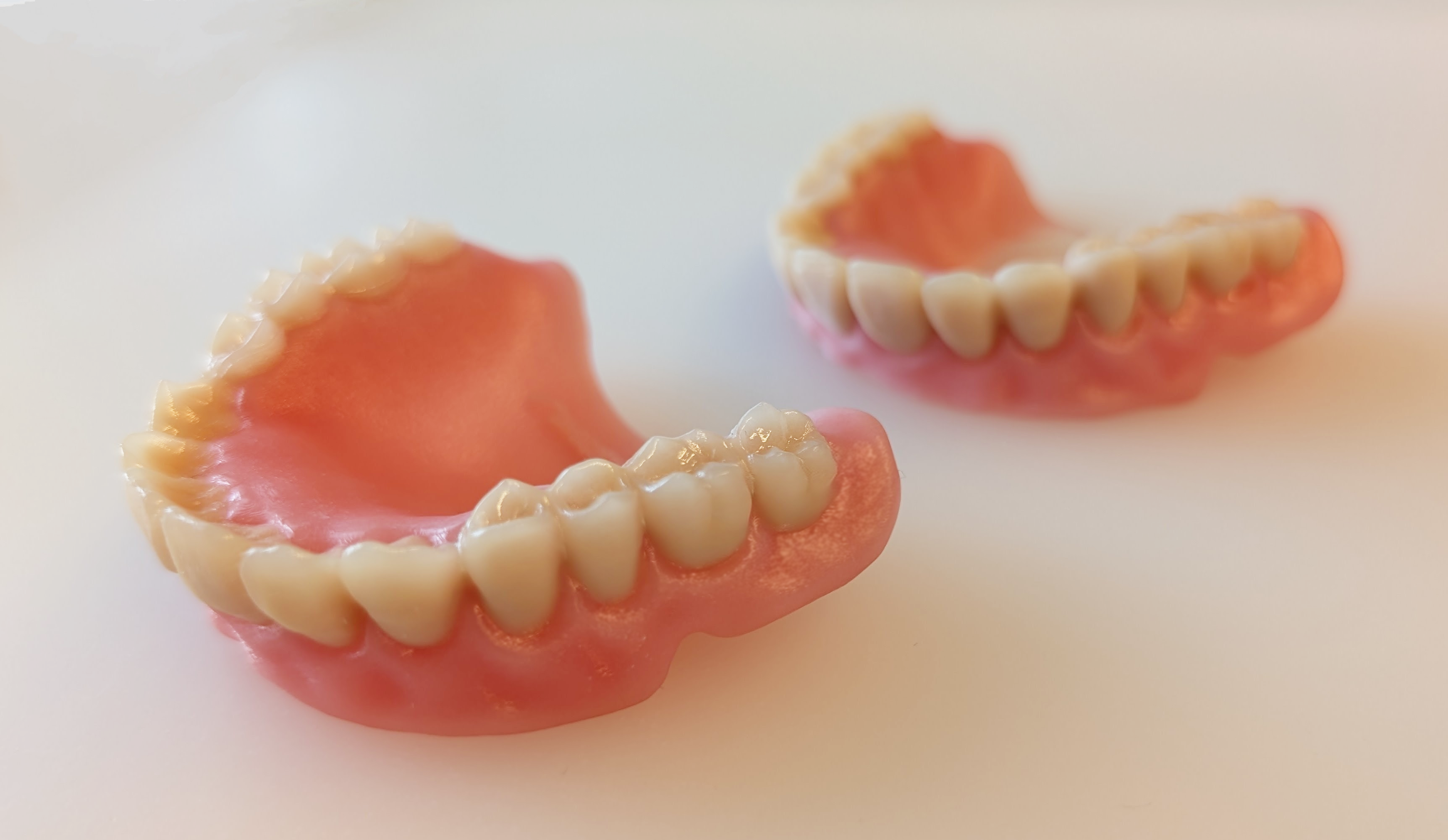 Dentures with full color